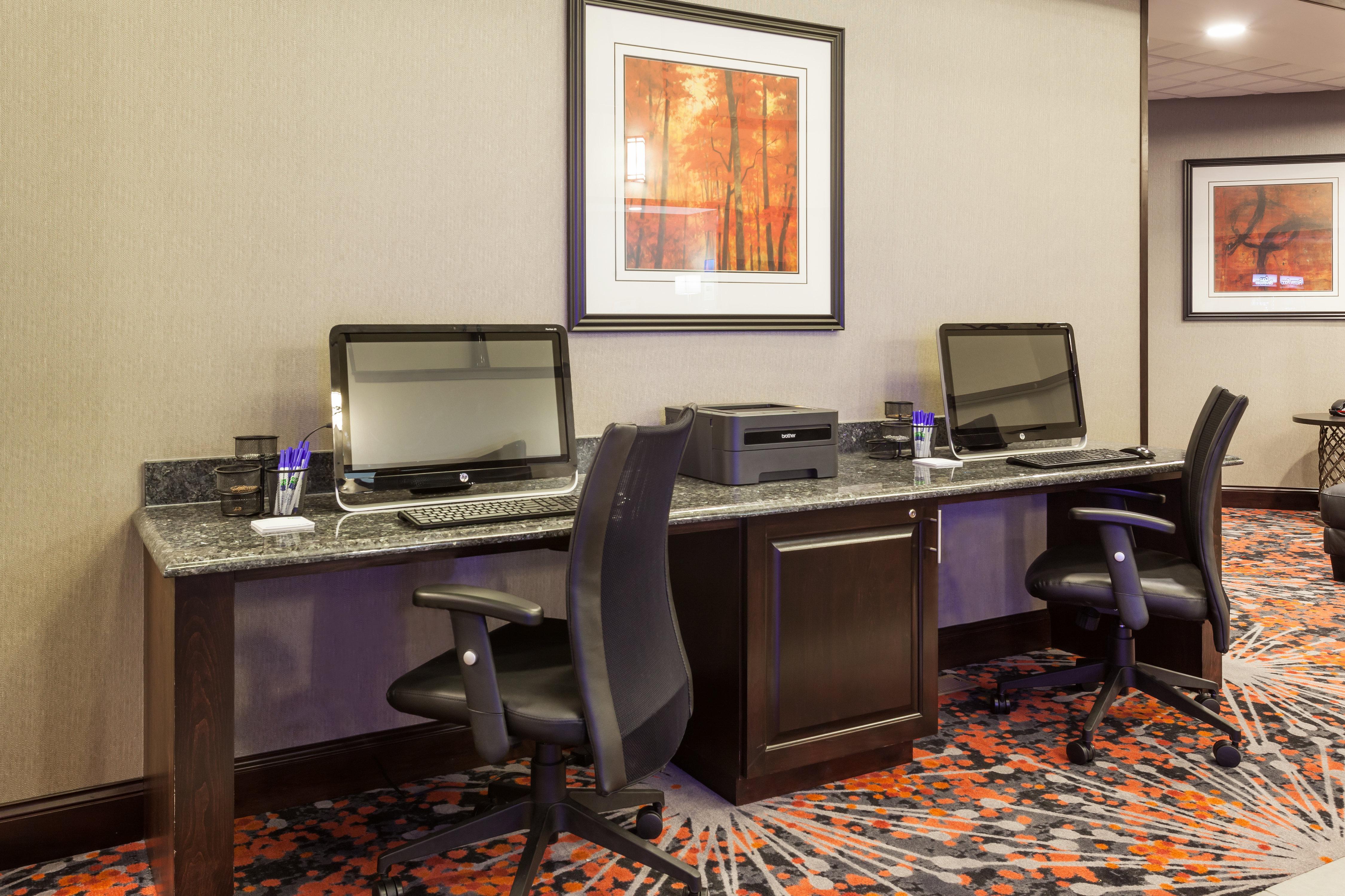 Holiday Inn Express & Suites Rapid City By Ihg Exterior foto
